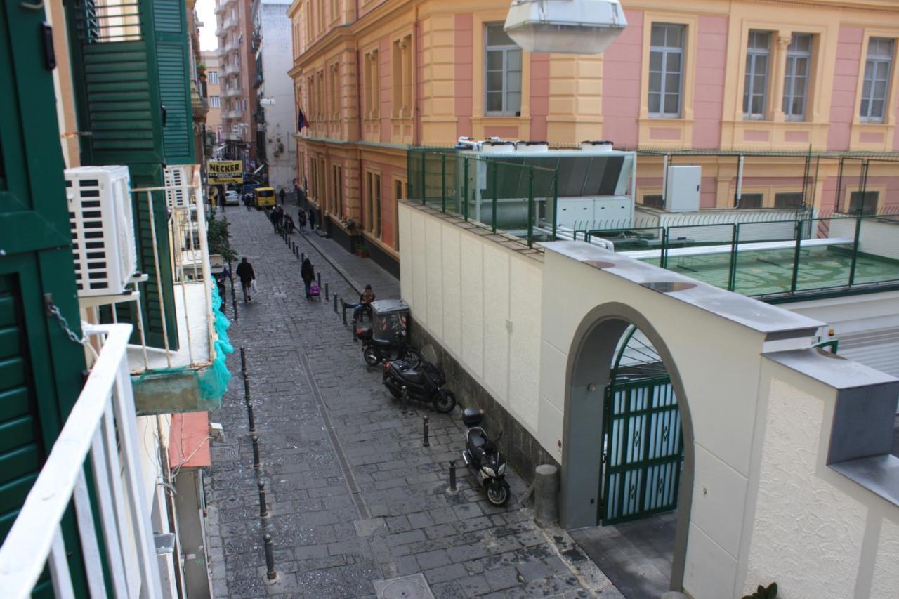 Residence Appartamenti Santa Teresa A Chiaia Nápoles Exterior foto
